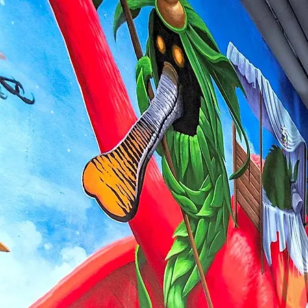 Liebesbier Urban Art & Smart 4* באיירוט